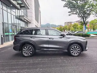 Changan CS75 PLUS 2025 Fourth generation 1.5T New Blue Whale Wisdom Enjoy exterior photo 4 Changan CS75 PLUS 2025 Fourth generation 1.5T New Blue Whale Wisdom Enjoy exterior photo 4