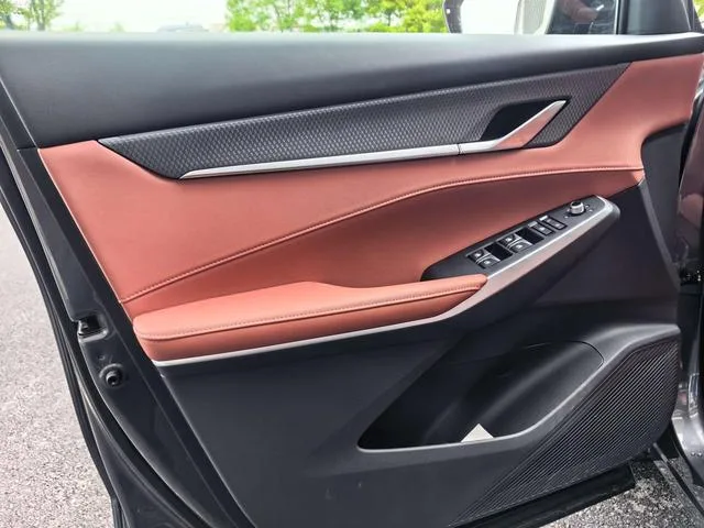 Changan CS75 PLUS 2025 Fourth generation 1.5T New Blue Whale Wisdom Enjoy interior photo 11 Changan CS75 PLUS 2025 Fourth generation 1.5T New Blue Whale Wisdom Enjoy interior photo 11