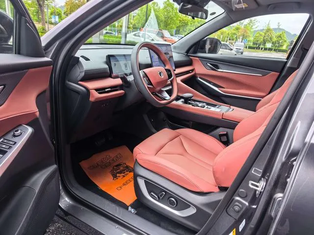 Changan CS75 PLUS 2025 Fourth generation 1.5T New Blue Whale Wisdom Enjoy interior photo 19 Changan CS75 PLUS 2025 Fourth generation 1.5T New Blue Whale Wisdom Enjoy interior photo 19