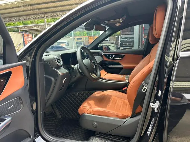 Mercedes-Benz GLC 2024 Restyling GLC 260 L 4MATIC Luxury type 5 seat interior photo 10 Mercedes-Benz GLC 2024 Restyling GLC 260 L 4MATIC Luxury type 5 seat interior photo 10