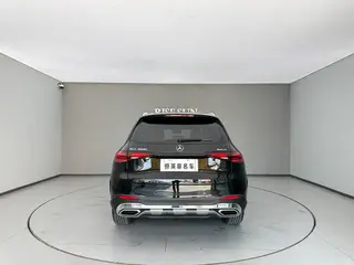 Mercedes-Benz GLC 2023 GLC 300 L 4MATIC Dynamic 7 seat interior photo 8 Mercedes-Benz GLC 2023 GLC 300 L 4MATIC Dynamic 7 seat interior photo 8