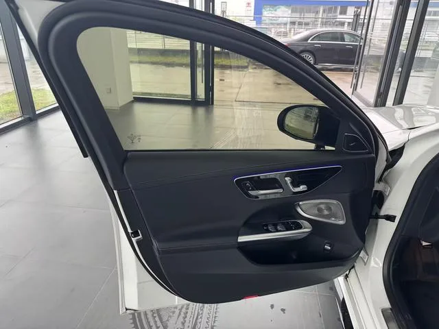 Mercedes-Benz C-Class 2023 C 260 L Hao Night Sports Edition exterior photo 6 Mercedes-Benz C-Class 2023 C 260 L Hao Night Sports Edition exterior photo 6