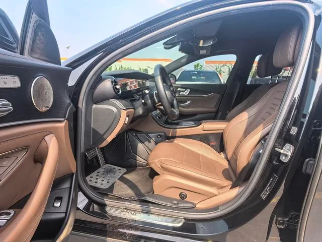 Mercedes-Benz E-Class 2021 Restyling E 300 L Luxury type sports car interior photo 6 Mercedes-Benz E-Class 2021 Restyling E 300 L Luxury type sports car interior photo 6