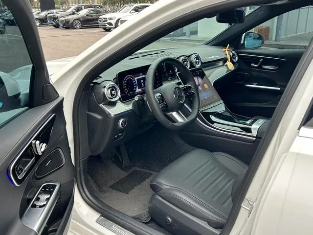 Mercedes-Benz C-Class 2025 C 260 L Sports version exterior photo 8 Mercedes-Benz C-Class 2025 C 260 L Sports version exterior photo 8