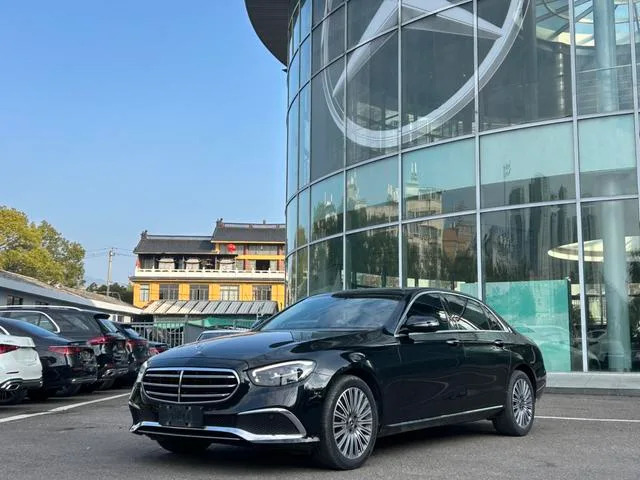 Mercedes-Benz E-Class 2023 E 300 L Fashionable Passenger car exterior photo 2 Mercedes-Benz E-Class 2023 E 300 L Fashionable Passenger car exterior photo 2
