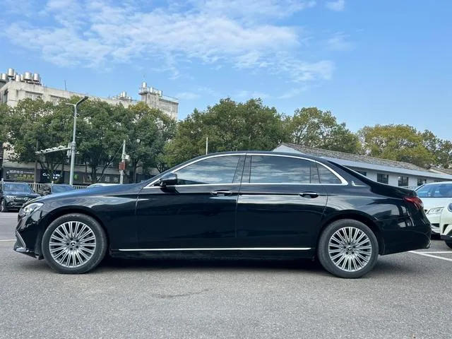 Mercedes-Benz E-Class 2023 E 300 L Fashionable Passenger car exterior photo 5 Mercedes-Benz E-Class 2023 E 300 L Fashionable Passenger car exterior photo 5