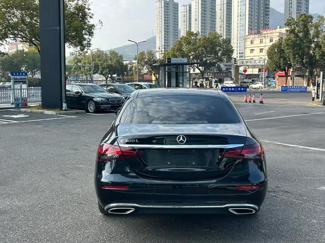 Mercedes-Benz E-Class 2023 E 300 L Fashionable Passenger car exterior photo 7 Mercedes-Benz E-Class 2023 E 300 L Fashionable Passenger car exterior photo 7