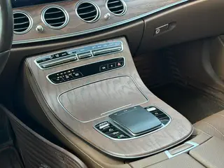 Mercedes-Benz E-Class 2023 E 300 L Fashionable Passenger car interior photo 15 Mercedes-Benz E-Class 2023 E 300 L Fashionable Passenger car interior photo 15
