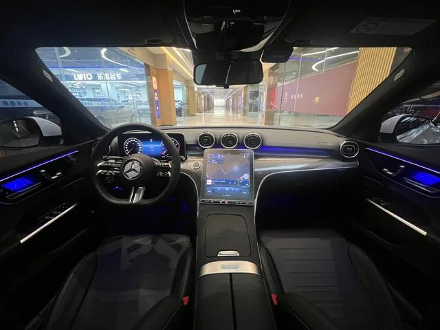 Mercedes-Benz C-Class 2022 Restyling C 200 L Sports version interior photo 11 Mercedes-Benz C-Class 2022 Restyling C 200 L Sports version interior photo 11