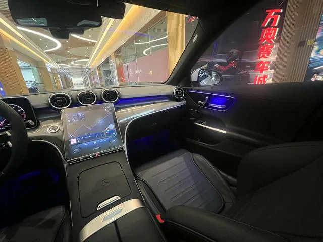 Mercedes-Benz C-Class 2022 Restyling C 200 L Sports version interior photo 12 Mercedes-Benz C-Class 2022 Restyling C 200 L Sports version interior photo 12