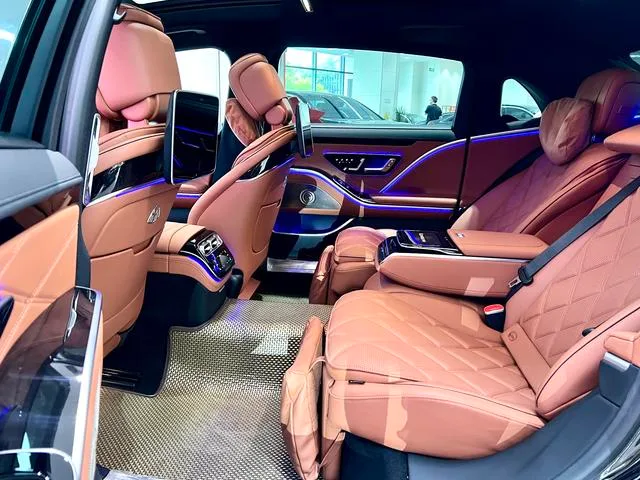 Mercedes-Benz Mercedes-Maybach S-Class 2023 S 480 4MATIC interior photo 8 Mercedes-Benz Mercedes-Maybach S-Class 2023 S 480 4MATIC interior photo 8