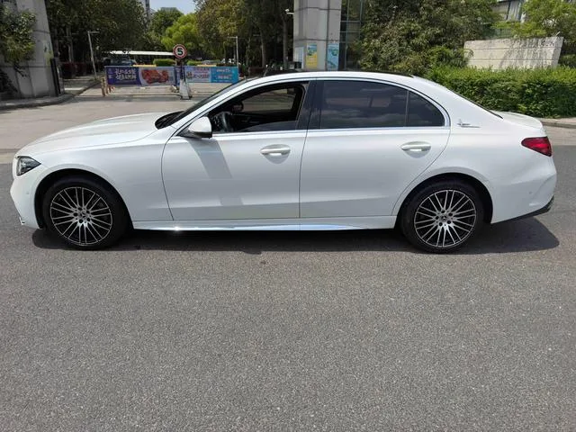 Mercedes-Benz C-Class 2024 Three changes C 260 L Sports version exterior photo 3 Mercedes-Benz C-Class 2024 Three changes C 260 L Sports version exterior photo 3