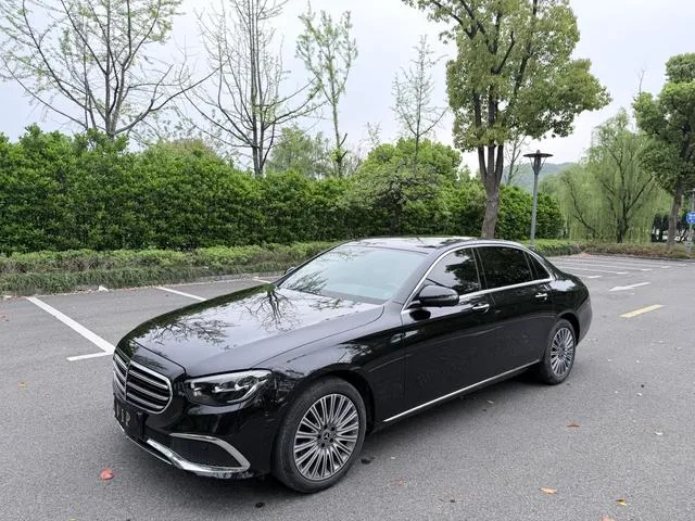 Mercedes-Benz E-Class 2023 E 300 L Fashionable Passenger car exterior photo 1 Mercedes-Benz E-Class 2023 E 300 L Fashionable Passenger car exterior photo 1