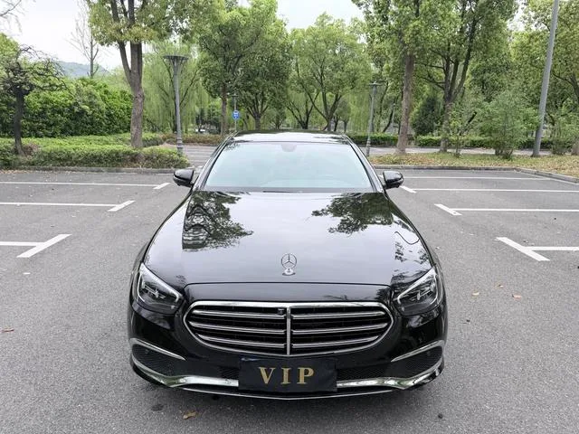Mercedes-Benz E-Class 2023 E 300 L Fashionable Passenger car exterior photo 2 Mercedes-Benz E-Class 2023 E 300 L Fashionable Passenger car exterior photo 2