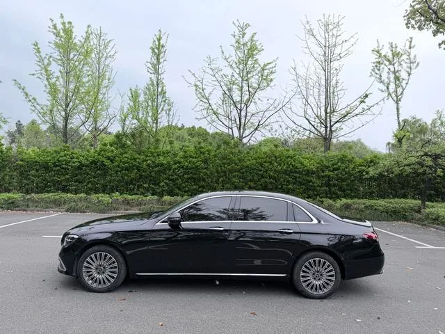Mercedes-Benz E-Class 2023 E 300 L Fashionable Passenger car exterior photo 4 Mercedes-Benz E-Class 2023 E 300 L Fashionable Passenger car exterior photo 4