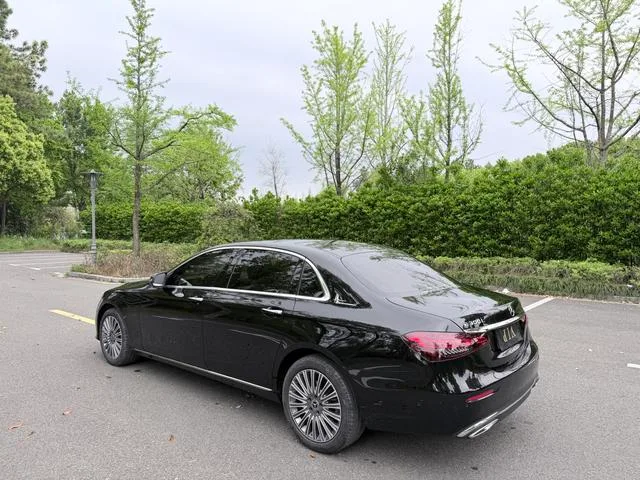 Mercedes-Benz E-Class 2023 E 300 L Fashionable Passenger car interior photo 7 Mercedes-Benz E-Class 2023 E 300 L Fashionable Passenger car interior photo 7