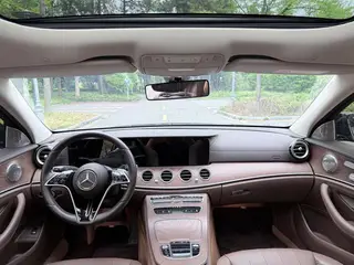 Mercedes-Benz E-Class 2023 E 300 L Fashionable Passenger car interior photo 10 Mercedes-Benz E-Class 2023 E 300 L Fashionable Passenger car interior photo 10