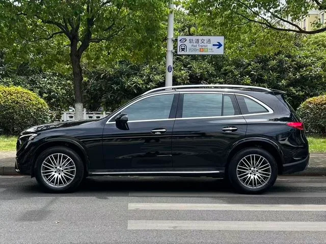 Mercedes-Benz GLC 2023 GLC 300 L 4MATIC Dynamic 5 seat exterior photo 3 Mercedes-Benz GLC 2023 GLC 300 L 4MATIC Dynamic 5 seat exterior photo 3