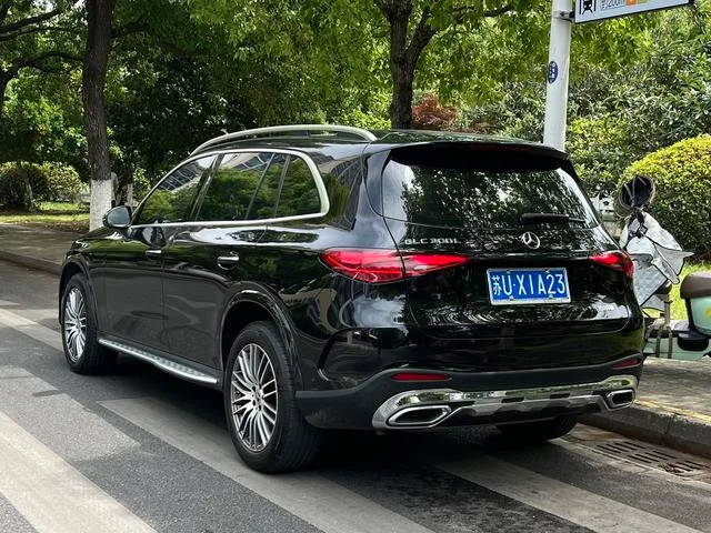 Mercedes-Benz GLC 2023 GLC 300 L 4MATIC Dynamic 5 seat exterior photo 5 Mercedes-Benz GLC 2023 GLC 300 L 4MATIC Dynamic 5 seat exterior photo 5