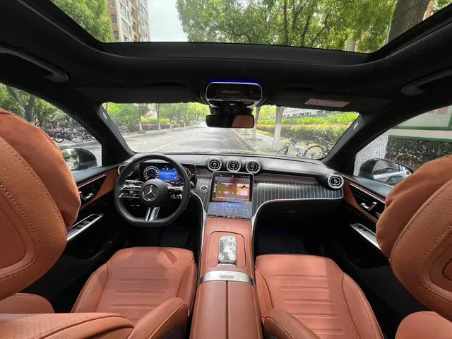 Mercedes-Benz GLC 2023 GLC 300 L 4MATIC Dynamic 5 seat interior photo 10 Mercedes-Benz GLC 2023 GLC 300 L 4MATIC Dynamic 5 seat interior photo 10