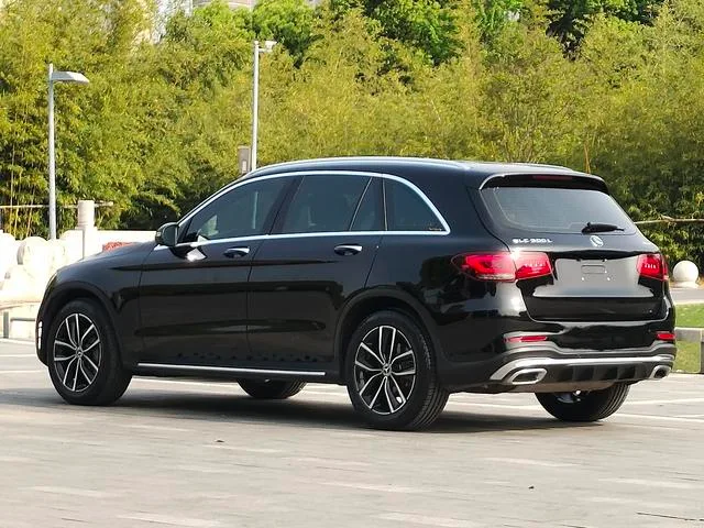 Mercedes-Benz GLC 2022 GLC 300 L 4MATIC Dynamic exterior photo 6 Mercedes-Benz GLC 2022 GLC 300 L 4MATIC Dynamic exterior photo 6