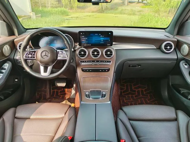 Mercedes-Benz GLC 2022 GLC 300 L 4MATIC Dynamic exterior photo 10 Mercedes-Benz GLC 2022 GLC 300 L 4MATIC Dynamic exterior photo 10
