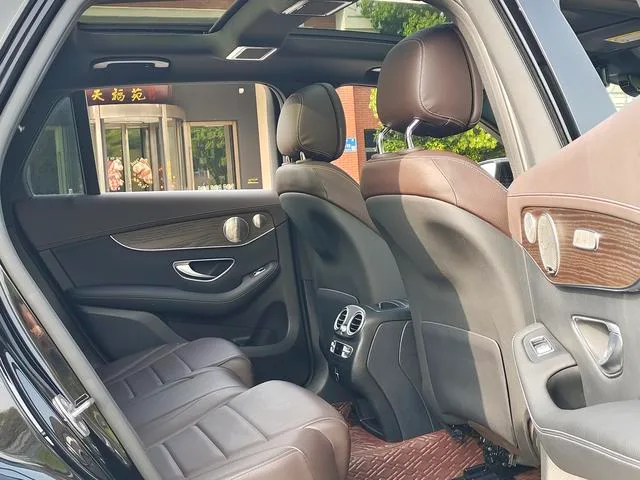 Mercedes-Benz GLC 2022 GLC 300 L 4MATIC Dynamic interior photo 17 Mercedes-Benz GLC 2022 GLC 300 L 4MATIC Dynamic interior photo 17