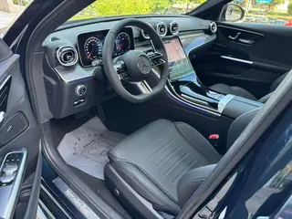 Mercedes-Benz C-Class 2024 C 260 L Versión deportiva interior foto 7 Mercedes-Benz C-Class 2024 C 260 L Versión deportiva interior foto 7