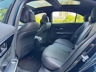 Mercedes-Benz C-Class 2024 C 260 L Versión deportiva interior foto 8 Mercedes-Benz C-Class 2024 C 260 L Versión deportiva interior foto 8