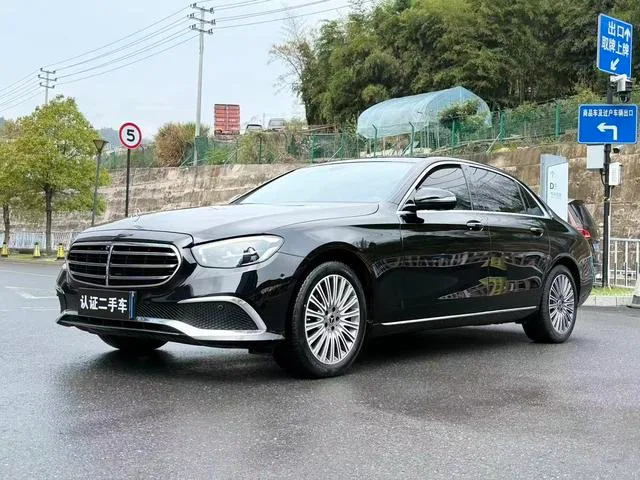 Mercedes-Benz E-Class 2022 E 300 L Fashionable Passenger car exterior photo 1 Mercedes-Benz E-Class 2022 E 300 L Fashionable Passenger car exterior photo 1