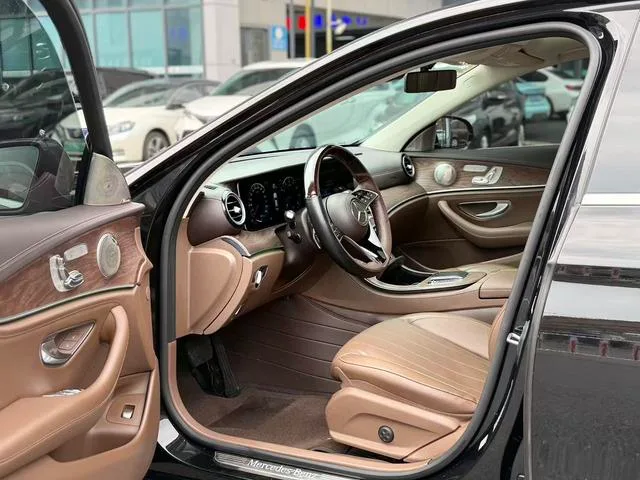Mercedes-Benz E-Class 2022 E 300 L Fashionable Passenger car exterior photo 4 Mercedes-Benz E-Class 2022 E 300 L Fashionable Passenger car exterior photo 4