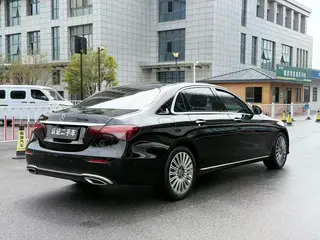 Mercedes-Benz E-Class 2022 E 300 L Fashionable Passenger car interior photo 15 Mercedes-Benz E-Class 2022 E 300 L Fashionable Passenger car interior photo 15