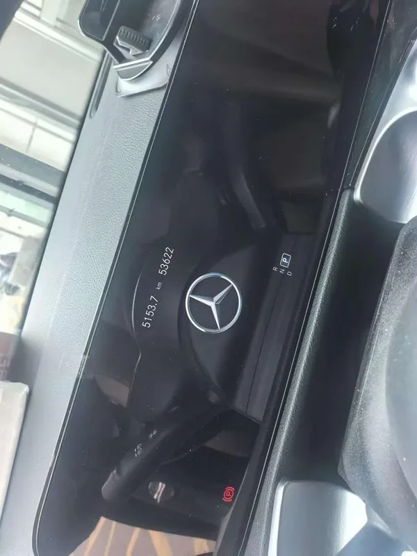 Mercedes-Benz GLB 2023 GLB 220 Dynamic interior photo 12 Mercedes-Benz GLB 2023 GLB 220 Dynamic interior photo 12