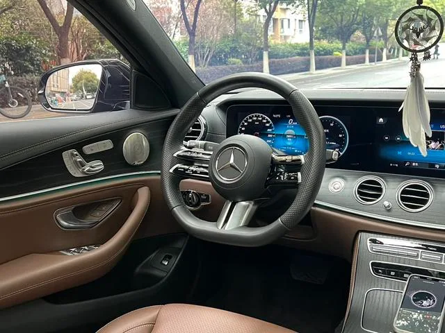 Mercedes-Benz E-Class 2023 E 300 L Luxury type sports car interior photo 10 Mercedes-Benz E-Class 2023 E 300 L Luxury type sports car interior photo 10