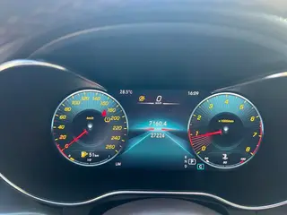 Mercedes-Benz GLC 2022 Trois lifting GLC 260 L 4MATIC Type dynamique intérieur photo 10 Mercedes-Benz GLC 2022 Trois lifting GLC 260 L 4MATIC Type dynamique intérieur photo 10