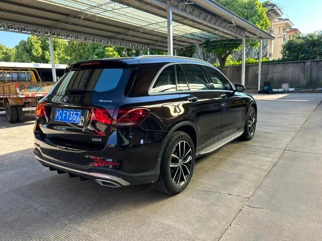 Mercedes-Benz GLC 2022 Trois lifting GLC 260 L 4MATIC Type dynamique intérieur photo 13 Mercedes-Benz GLC 2022 Trois lifting GLC 260 L 4MATIC Type dynamique intérieur photo 13