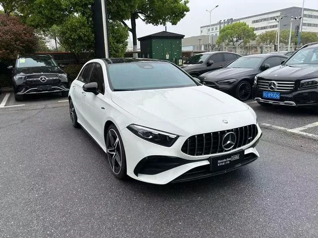 Mercedes-Benz Mercedes-AMG A-Class 2024 AMG A 35 4MATIC exterior foto 3 Mercedes-Benz Mercedes-AMG A-Class 2024 AMG A 35 4MATIC exterior foto 3