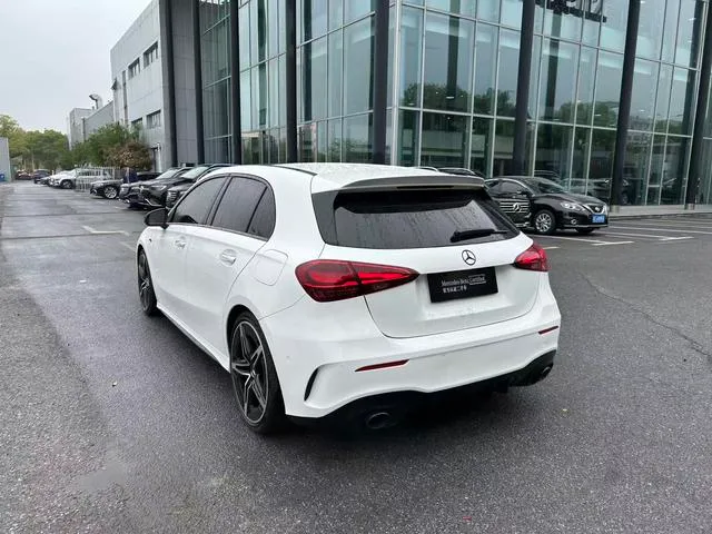 Mercedes-Benz Mercedes-AMG A-Class 2024 AMG A 35 4MATIC exterior foto 7 Mercedes-Benz Mercedes-AMG A-Class 2024 AMG A 35 4MATIC exterior foto 7