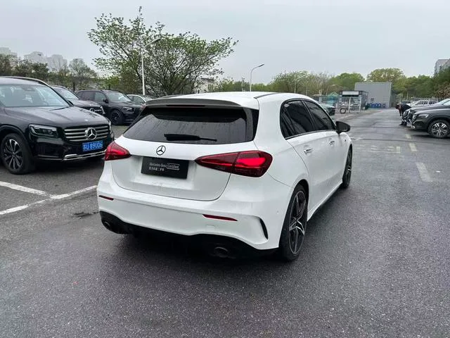 Mercedes-Benz Mercedes-AMG A-Class 2024 AMG A 35 4MATIC exterior foto 8 Mercedes-Benz Mercedes-AMG A-Class 2024 AMG A 35 4MATIC exterior foto 8