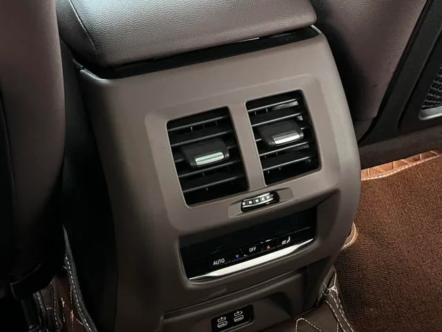 BMW X3 2020 xDrive25i M Conjunto deportivo interior foto 20 BMW X3 2020 xDrive25i M Conjunto deportivo interior foto 20