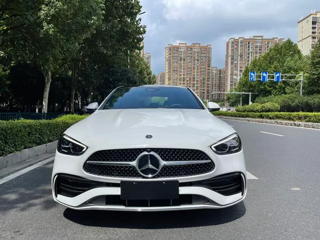 Mercedes-Benz C-Class 2024 Three changes C 260 L Sports version exterior photo 2 Mercedes-Benz C-Class 2024 Three changes C 260 L Sports version exterior photo 2