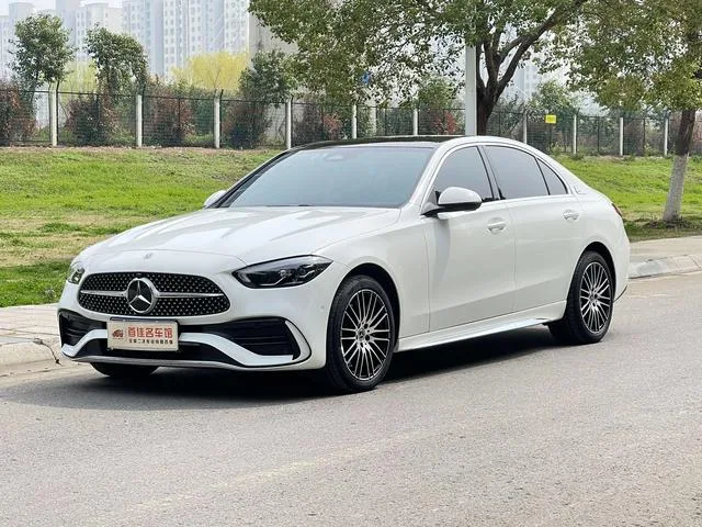 Mercedes-Benz C-Class 2024 C 260 L Versión deportiva exterior foto 1 Mercedes-Benz C-Class 2024 C 260 L Versión deportiva exterior foto 1