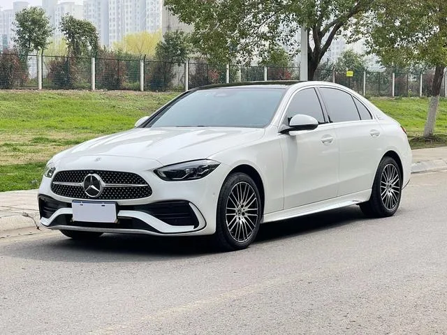 Mercedes-Benz C-Class 2024 C 260 L Versión deportiva exterior foto 2 Mercedes-Benz C-Class 2024 C 260 L Versión deportiva exterior foto 2