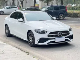 Mercedes-Benz C-Class 2024 C 260 L Versión deportiva exterior foto 4 Mercedes-Benz C-Class 2024 C 260 L Versión deportiva exterior foto 4