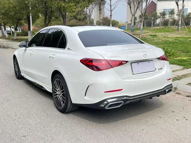 Mercedes-Benz C-Class 2024 C 260 L Versión deportiva exterior foto 5 Mercedes-Benz C-Class 2024 C 260 L Versión deportiva exterior foto 5