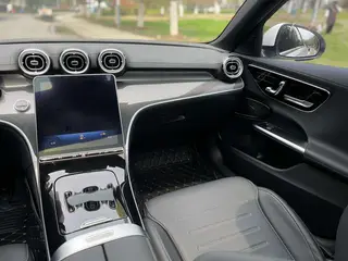 Mercedes-Benz C-Class 2024 C 260 L Versión deportiva interior foto 18 Mercedes-Benz C-Class 2024 C 260 L Versión deportiva interior foto 18