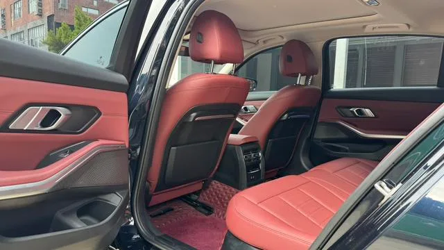 BMW 3 Series 2022 Restyling 325Li M Sports suit interior photo 9 BMW 3 Series 2022 Restyling 325Li M Sports suit interior photo 9