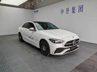 Mercedes-Benz C-Class 2025 C 260 L Versión deportiva exterior foto 3 Mercedes-Benz C-Class 2025 C 260 L Versión deportiva exterior foto 3