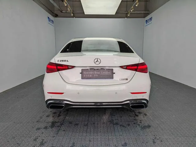 Mercedes-Benz C-Class 2025 C 260 L Versión deportiva exterior foto 5 Mercedes-Benz C-Class 2025 C 260 L Versión deportiva exterior foto 5