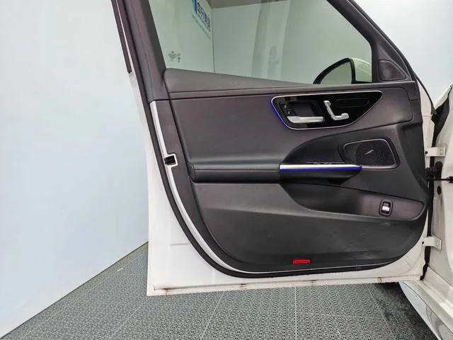 Mercedes-Benz C-Class 2025 C 260 L Versión deportiva interior foto 13 Mercedes-Benz C-Class 2025 C 260 L Versión deportiva interior foto 13